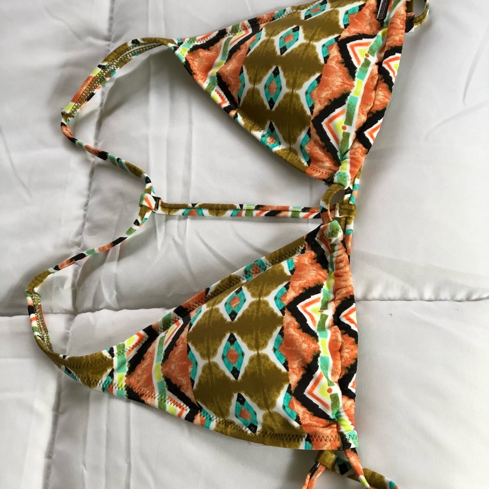 Volcom women’s top medium